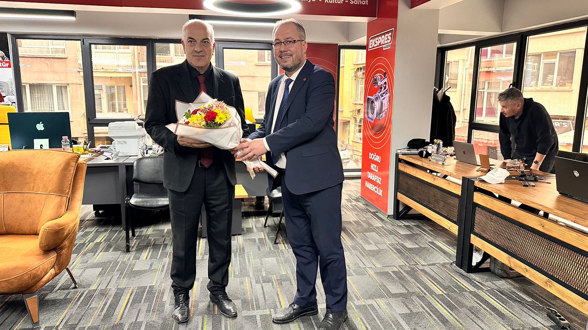 Kütahya Dumlupınar Üniversitesi Rektörü Prof. Dr. Süleyman Kızıltoprak 10 Ocak Çalışan Gazeteciler Günü dolayısıyla Kütahya Gazeteciler Birliği’ni ziyaret etti. 

#10OcakÇalışanGazetecilerGünü
#GazetecilerGünü
#KütahyaGazetecilerBirliği
#Kütahya