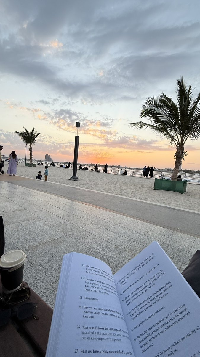 iGhadu's tweet photo. Sunset read and walk 🌅🤍! https://t.co/eAziQ0kzSt