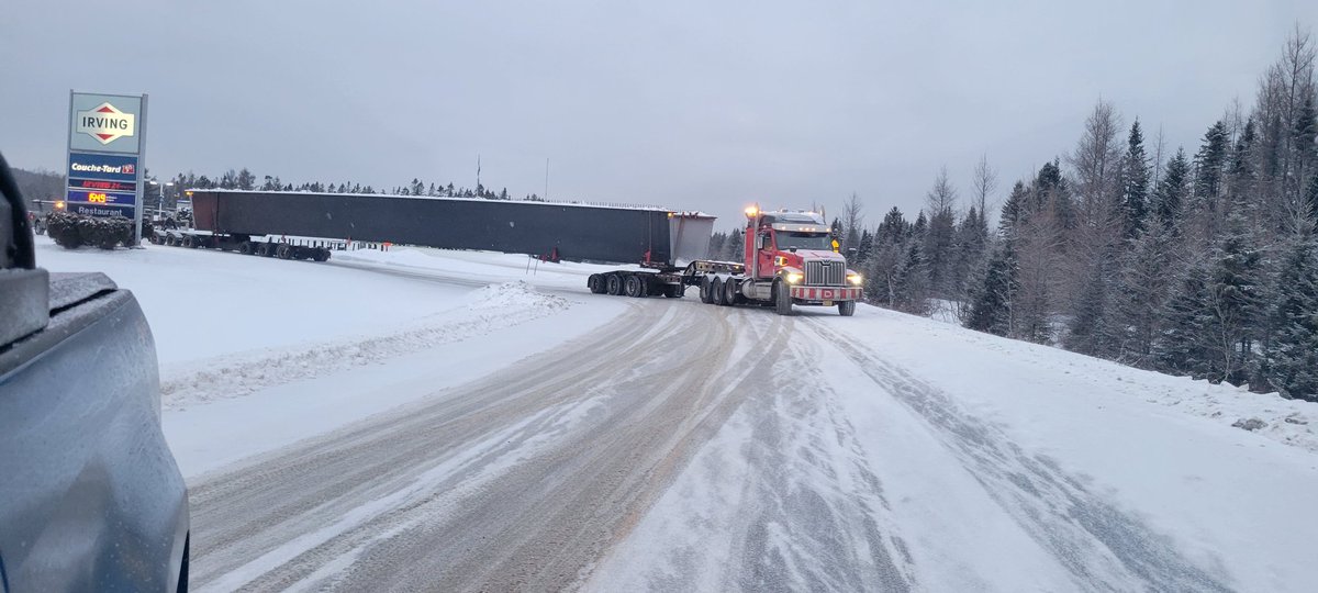 totaltransport9's tweet photo. Now THAT's what you call skilled! Our very own Mike Smith, hauling a bridge beam from Ontario to New Glasgow. Looking good! Go steady, Mike, and drive safe.
#heavyhauling #totaltransportandrigging #heavyhaulage #longload https://t.co/TCo6DBNVUO