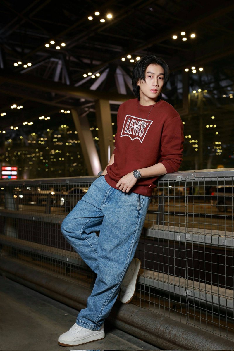 พร้อมออกเดินทาง! ภาพโมเมนต์ของ ไบเบิ้ล ในโททัลลุคจาก
Levi's ก่อนออกเดินทางสู่กรุงโตเกียว ประเทศญี่ปุ่น เพื่อร่วมงาน
Levi's Denim Lifestyle Authority ที่จะจัดขึ้นในวันที่15 มกราคมที่จะถึงนี้

#BibleFlyforLevis
@beoncloud.official
<a href="/biblesumett/">Bsumettikul</a>
#Levis