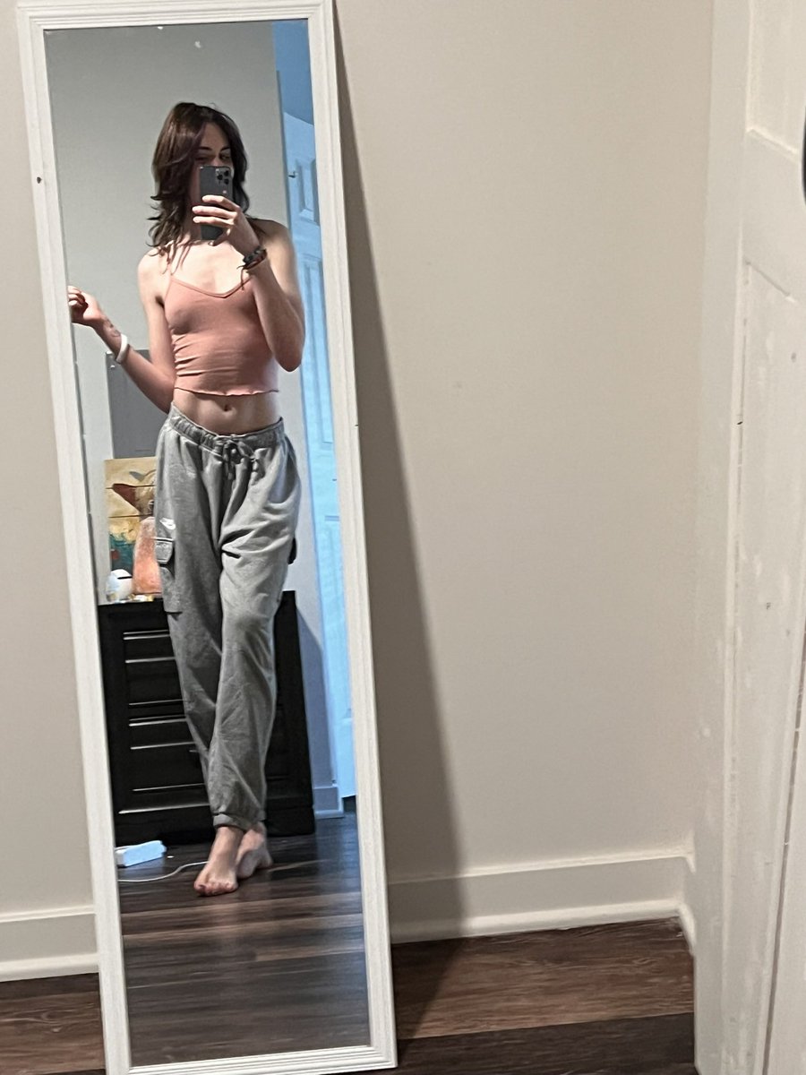 sissykitty2119's tweet photo. mirror pics ftw❤️

#sissycaptions #mtf #sissyslut #forcedfem https://t.co/V33nNnckZX