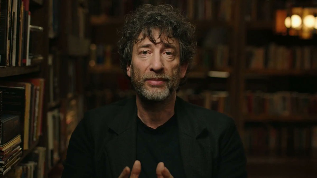 jondelarroz's tweet image. The media finally EXPOSED Neil Gaiman's sick, perverted behavior.

The publishing industry covered for the Sandman creator, and he used his fame to abuse young girls while covering for himself by espousing feminism publicly.

It’s worse than you think.

A thread. 🧵