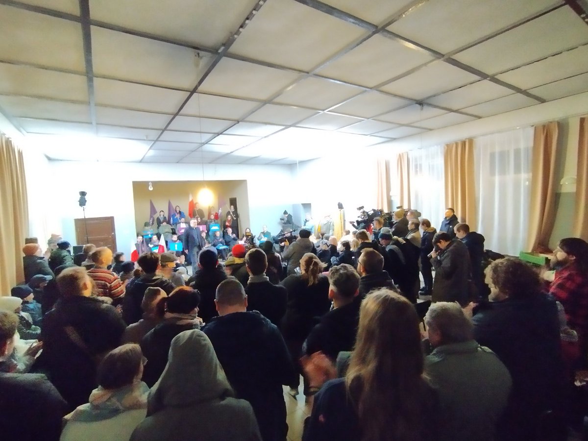 Publicyści, analitycy i sejmowi krezusi kręcą nosem na start <a href="/ZandbergRAZEM/">Adrian Zandberg</a>. Jego motorem są jednak ludzie. To mieszkańcy Os. Maltańskiego w Poznaniu wysiedlani przez sojusz kleru, ratusza i biznesu. To antyspołeczny i skompromitowany układ. Czas na Prezydenta po stronie ludzi!