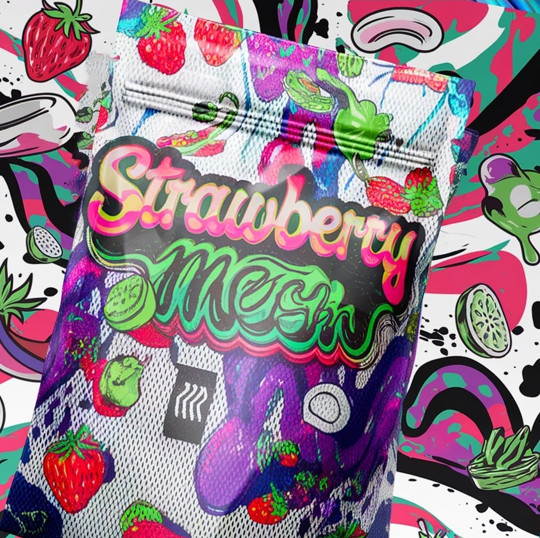 chrisraven_461's tweet image. Designing vibrant and eye-catching packaging that stands out! 🎨✨ Check out the dynamic mix of colors and playful elements in this 'Strawberry Mesh' design—perfect for grabbing attention on the shelves.

#GraphicDesign #PackagingDesign #VibrantDesigns #ColorPop