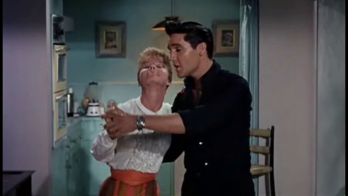 la100fm's tweet photo. Elvis nos enseña cómo bailar #Lentos... subí el volumen para escuchar "Fever"
➡ https://t.co/dkJaEgHJ4a https://t.co/5KcRjnhCKq