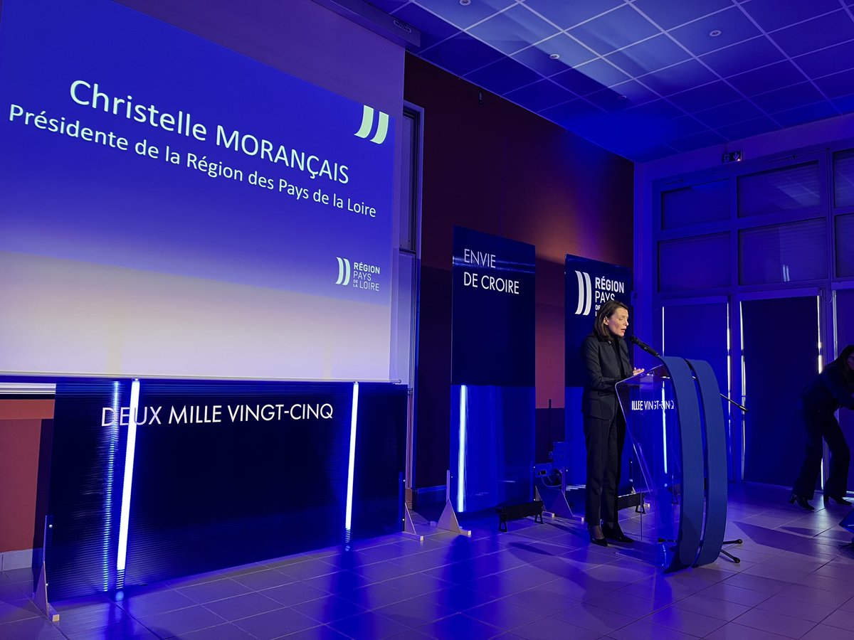 laurentdejoie's tweet photo. Aux côtés de @C_MORANCAIS avec @Antoine_Chereau pour vœux pour agents de la Région @paysdelaloire en Vendée et saluer leur  travail au service de la jeunesse priorité régionale avec hausse de nos investissements pour l’avenir. @AimerAgirPDL @BrunetMichelle2 @MenettrierEve https://t.co/n3p8gmxnMQ