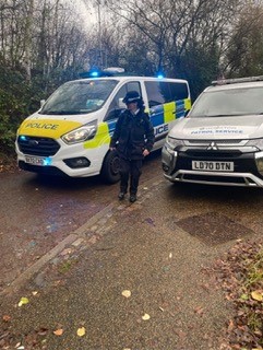 MPSArsenal's tweet image. Thanks to @ParkguardLtd @IslingtonBC and our friends at the Ecology Centre for assisting us with a joint weapon sweep inside Gillespie Park. We will continue to patrol and target the park for ASB and drug use