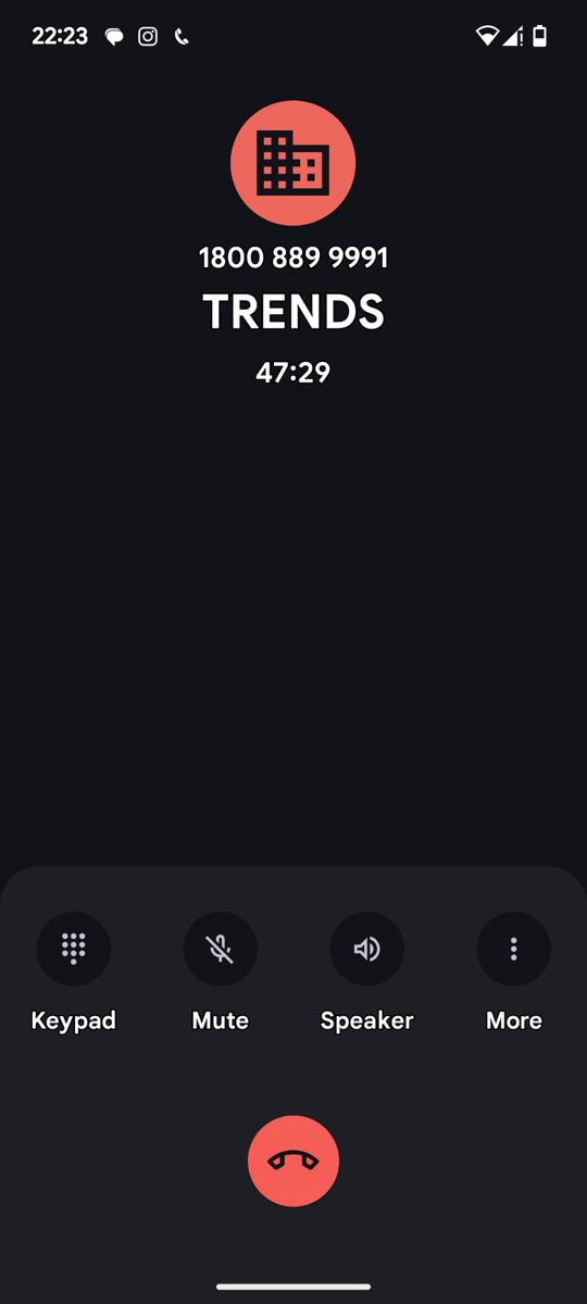ManikRohan's tweet photo. These people wont deliver the product on time, now will they pick it up on time. i even raised the issue with your customer care number. Photos Attached. @AjioCares @AJIOLife . Do what's necessary. Either give me a genuine pair or process my refund. (4/n) https://t.co/bHzn2PywGP