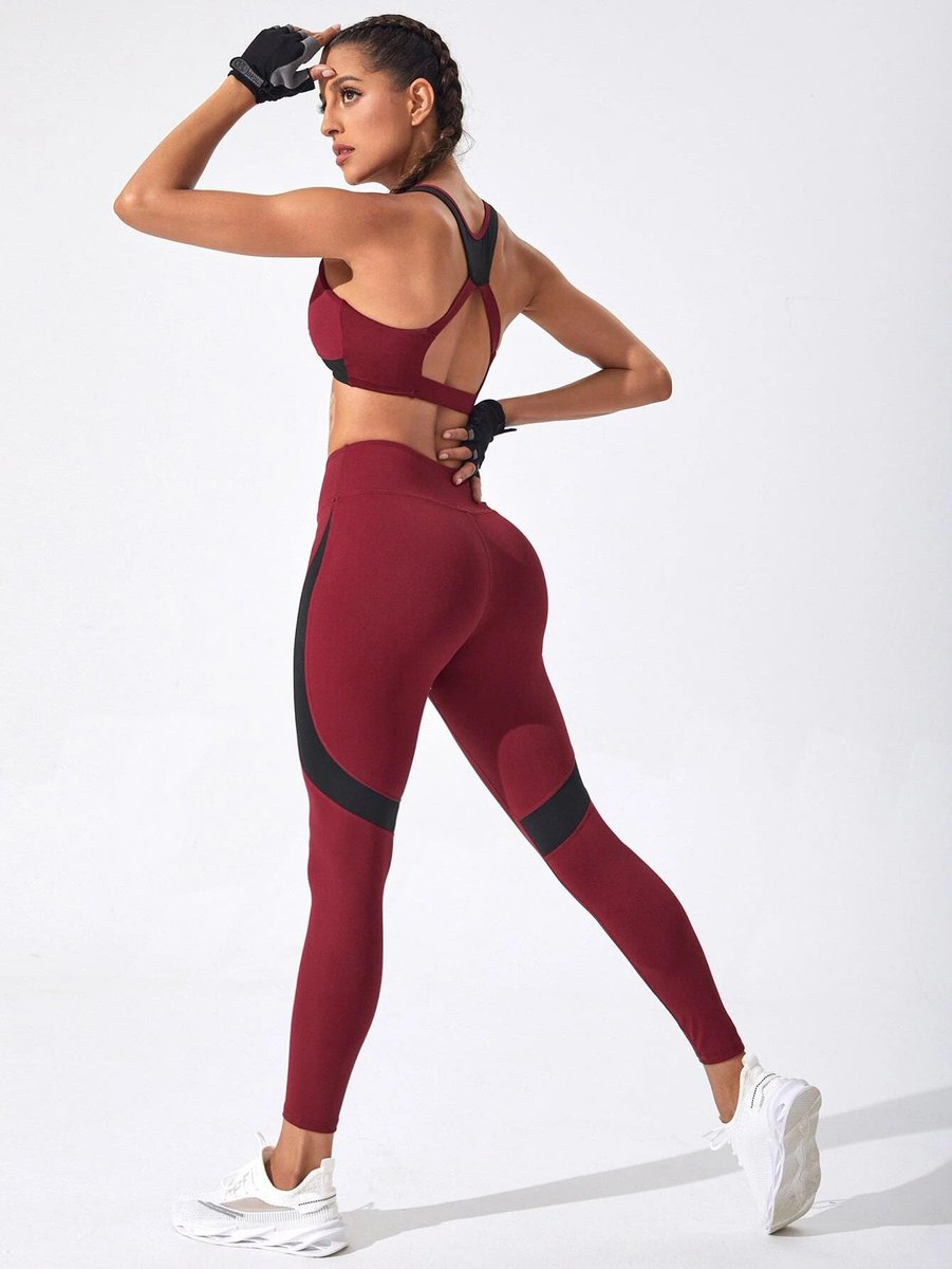 CaprisiousStore's tweet photo. 🔥 Elevate your workout game with the Caprisious Colorblock Cut Out Back Sports Set! Designed for comfort, performance, and style, this set is perfect for gym sessions, yoga, or just lounging in athleisure chic. 💪✨

✨ Shop now and redefine your fitness wardrobe! Link in bio.💖 https://t.co/y5r6yQrgVd