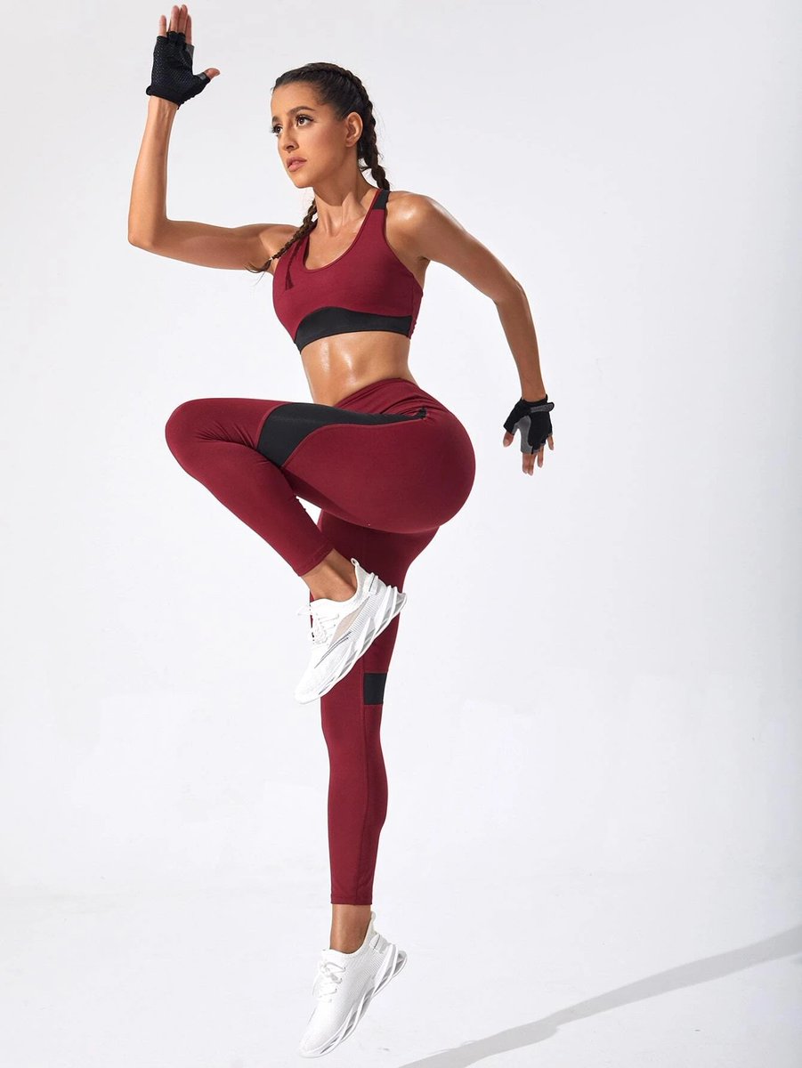 CaprisiousStore's tweet photo. 🔥 Elevate your workout game with the Caprisious Colorblock Cut Out Back Sports Set! Designed for comfort, performance, and style, this set is perfect for gym sessions, yoga, or just lounging in athleisure chic. 💪✨

✨ Shop now and redefine your fitness wardrobe! Link in bio.💖 https://t.co/y5r6yQrgVd