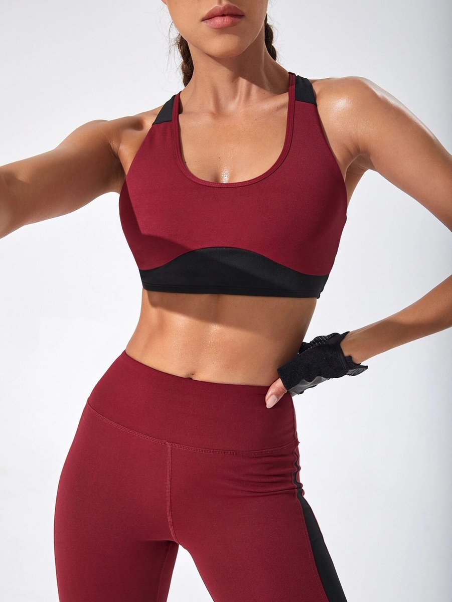 CaprisiousStore's tweet photo. 🔥 Elevate your workout game with the Caprisious Colorblock Cut Out Back Sports Set! Designed for comfort, performance, and style, this set is perfect for gym sessions, yoga, or just lounging in athleisure chic. 💪✨

✨ Shop now and redefine your fitness wardrobe! Link in bio.💖 https://t.co/y5r6yQrgVd