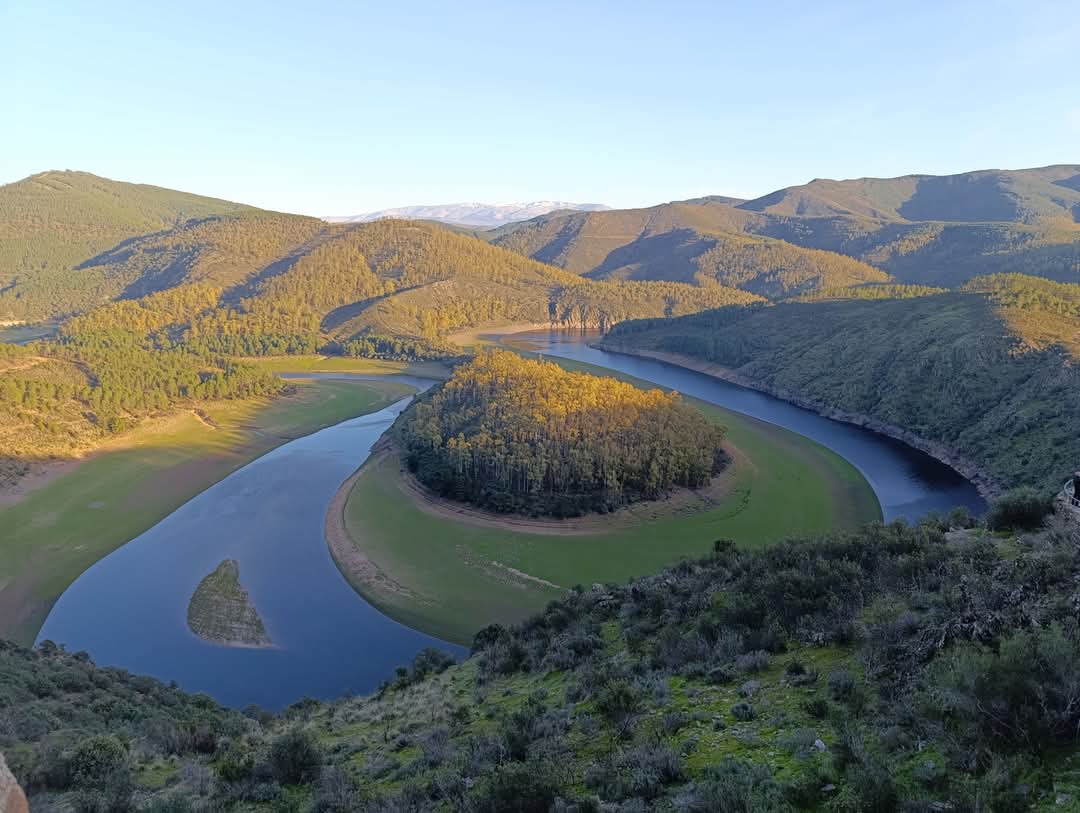 jurdanobrif's tweet photo. Como siempre...precioso!!
#Meandro #ElMelero #LasHurdes #Salamanca #Extremadura #CyL https://t.co/SLegExBLVr
