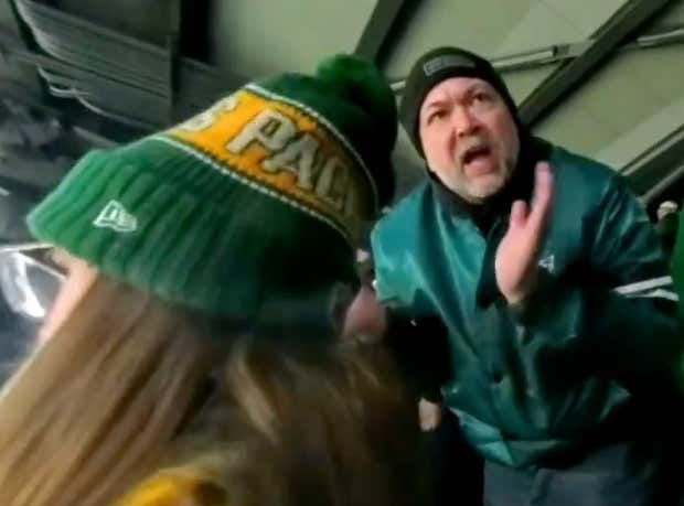 barstoolsports's tweet image. Philly Scumbag Like You Read About: Guy Records An Eagles Fan Berating His Packer Fan Wife And Somehow Showed Unbelievable Restraint buff.ly/4fY2d90