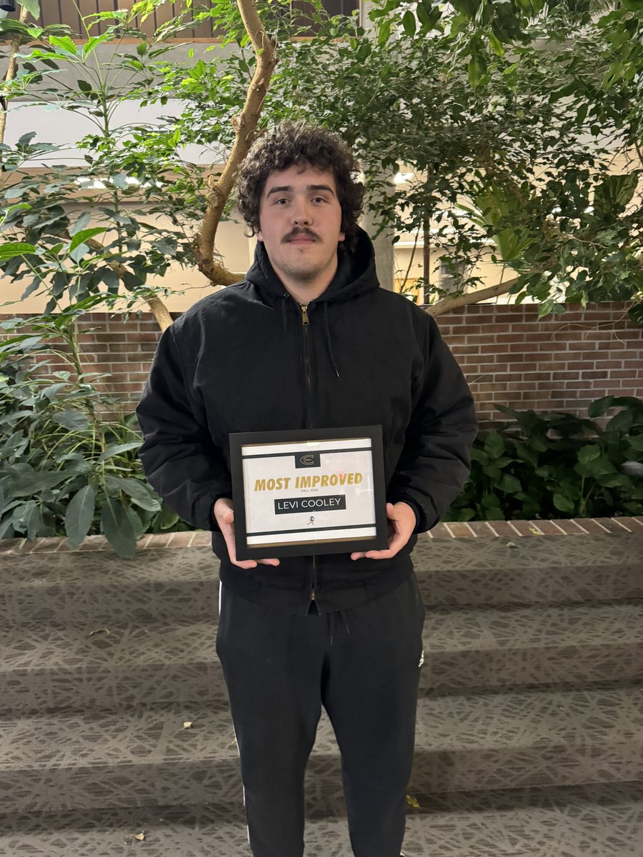 ESU Hornet Football tweet media