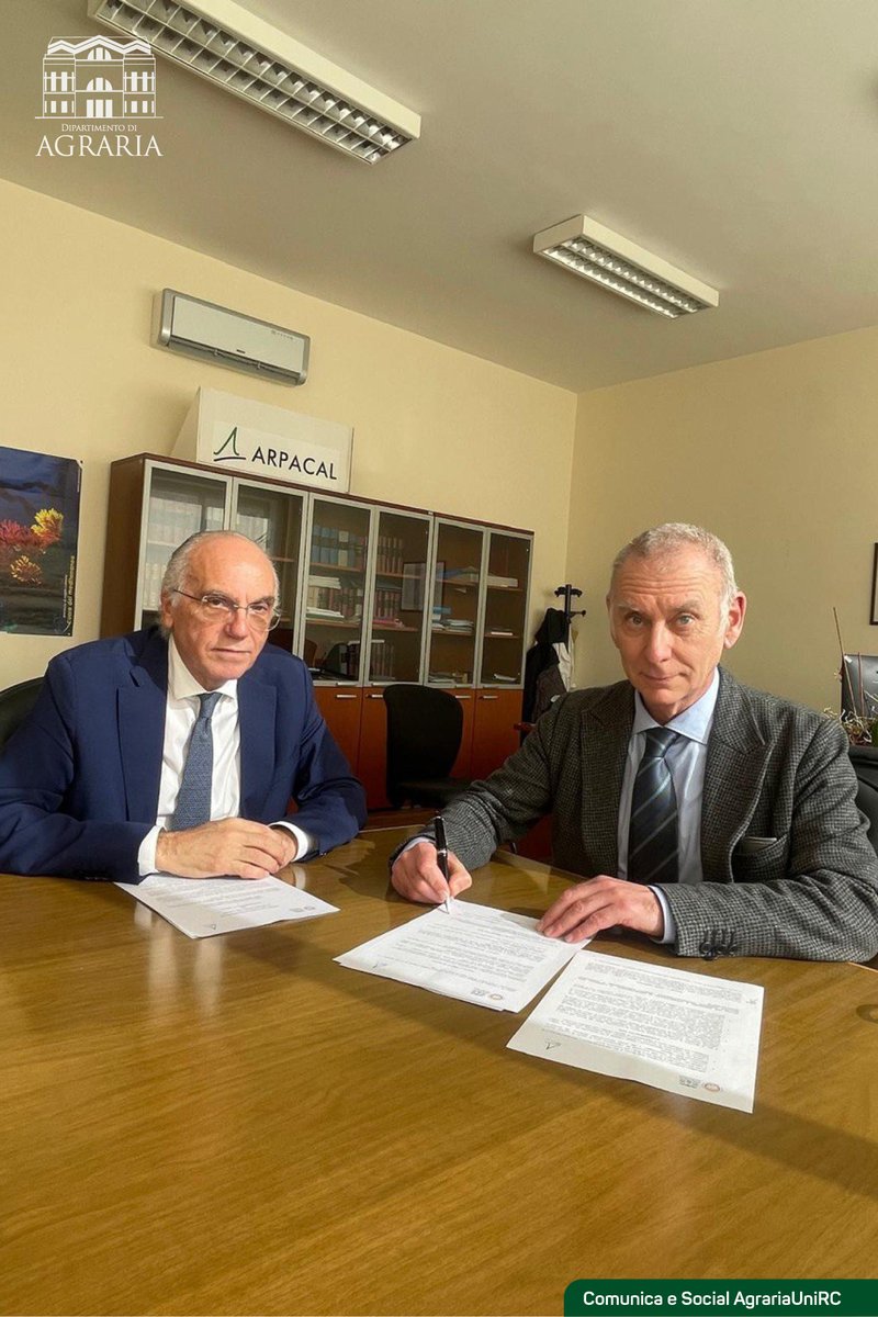 AgrariaUniRC's tweet photo. SINERGIA TRA UNIVERSITA’ MEDITERRANEA Dipartimento di Agraria E ARPACAL
Formare figure professionali in grado di affrontare le tematiche ambientali.

https://t.co/WNnPhYTspp https://t.co/Irn88WSDmf