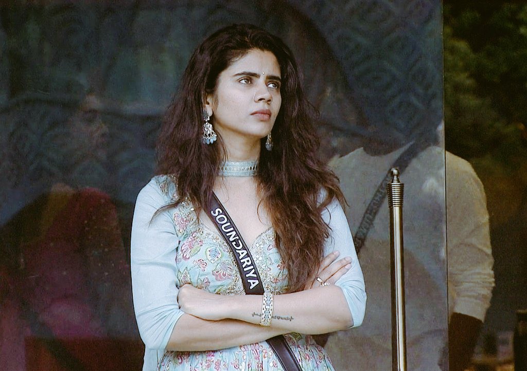 Biggboss6Tamil2's tweet photo. Who’ll be title winner of BB8 Tamil?

#Soundariya :- Like♥️
#Muthukumaran‌ :- Retweet 🔁

#BiggBoss8Tamil #BiggBossSeason8Tamil #Biggbosstamilseaaon8 #biggbosstamil #BiggBosstamil8 https://t.co/0nWsba0bBU