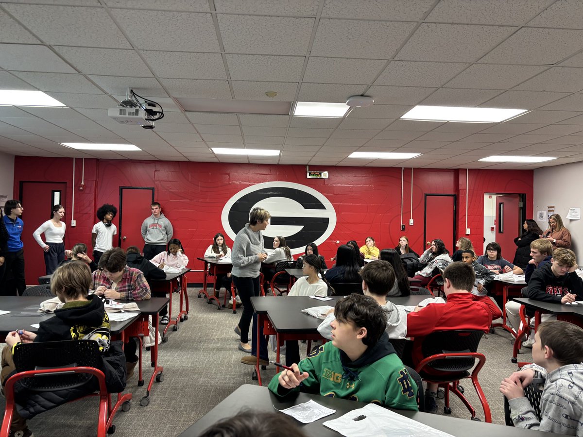 GEWorldLangs's tweet photo. Meeting our future Rams! What language are YOU learning? https://t.co/PGXMd1P1xm