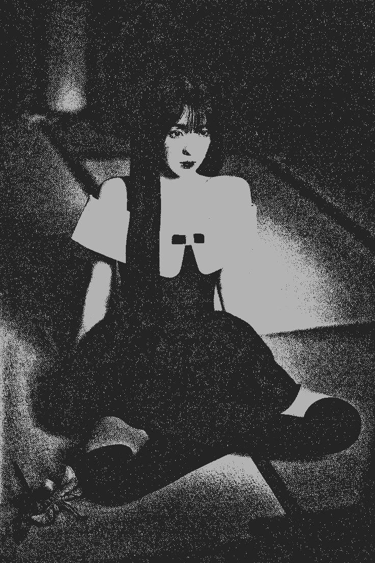 الزهرة لا تنسى غرفها.