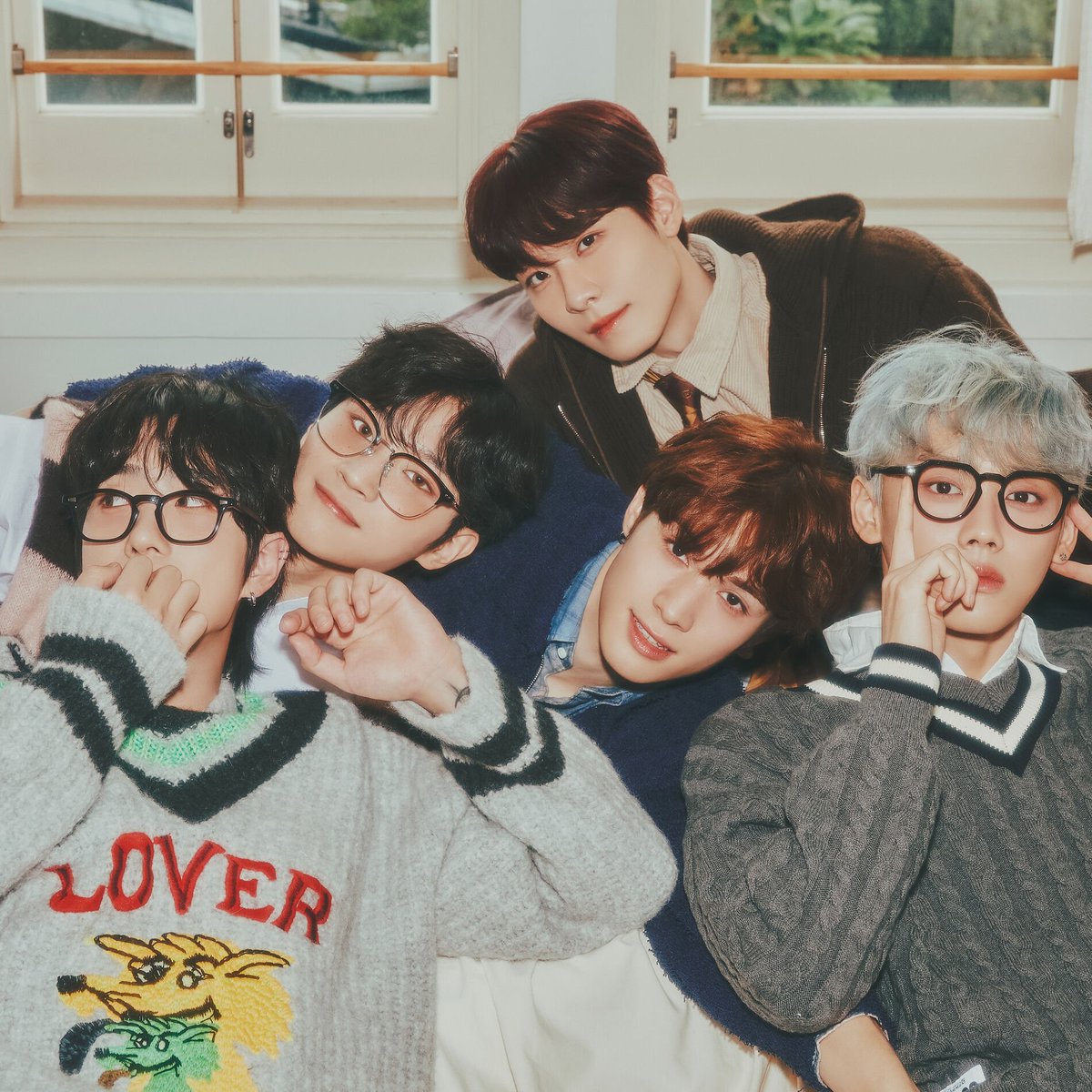 tinytaeyong_'s tweet photo. Why you should check out ONE PACT just in time for their come back!
A thread 🧵 https://t.co/XRjB2H4hna