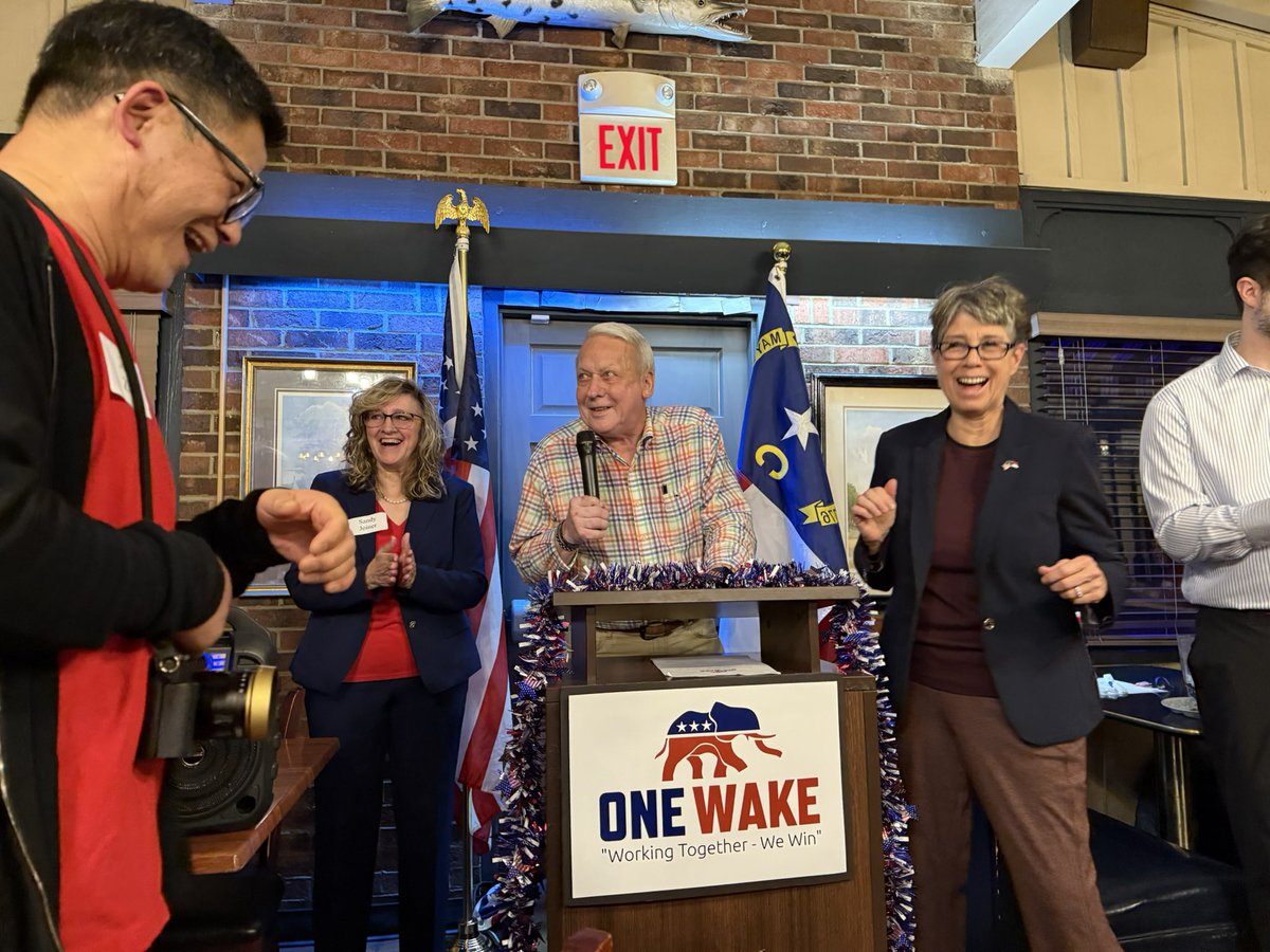 onewakecounty's tweet photo. Amazing night and a packed house at Captain Stanley’s with conservatives supporting us from all over Wake County. Thanks to Donnie and Jodi Harrison for hosting our Kickoff Fundraiser and for everyone who came to stand with us as we Make Wake Great Again! 

#teamonewake #wakegop https://t.co/8Hr6CF6wbN