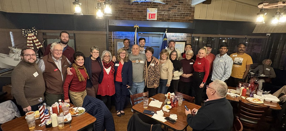 onewakecounty's tweet photo. Amazing night and a packed house at Captain Stanley’s with conservatives supporting us from all over Wake County. Thanks to Donnie and Jodi Harrison for hosting our Kickoff Fundraiser and for everyone who came to stand with us as we Make Wake Great Again! 

#teamonewake #wakegop https://t.co/8Hr6CF6wbN