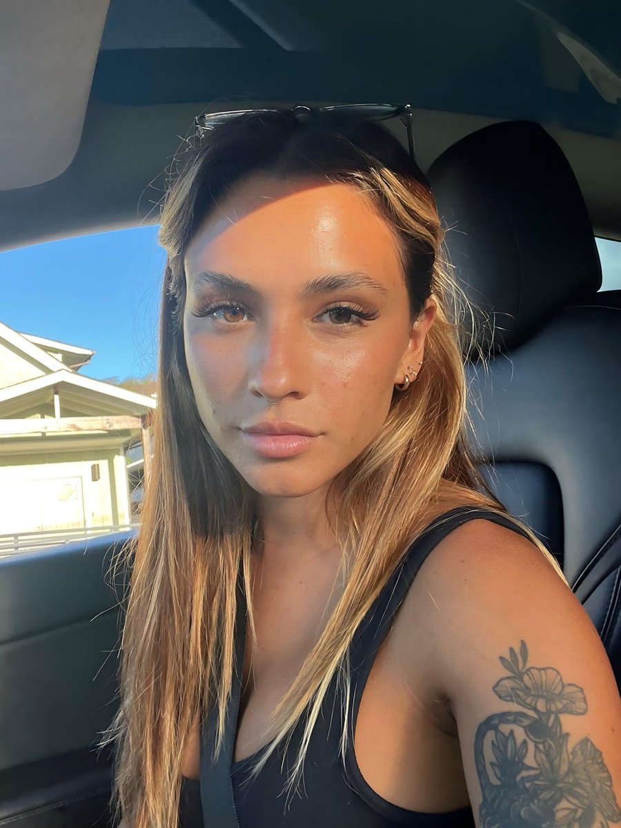 Lavaxgrll tweet media