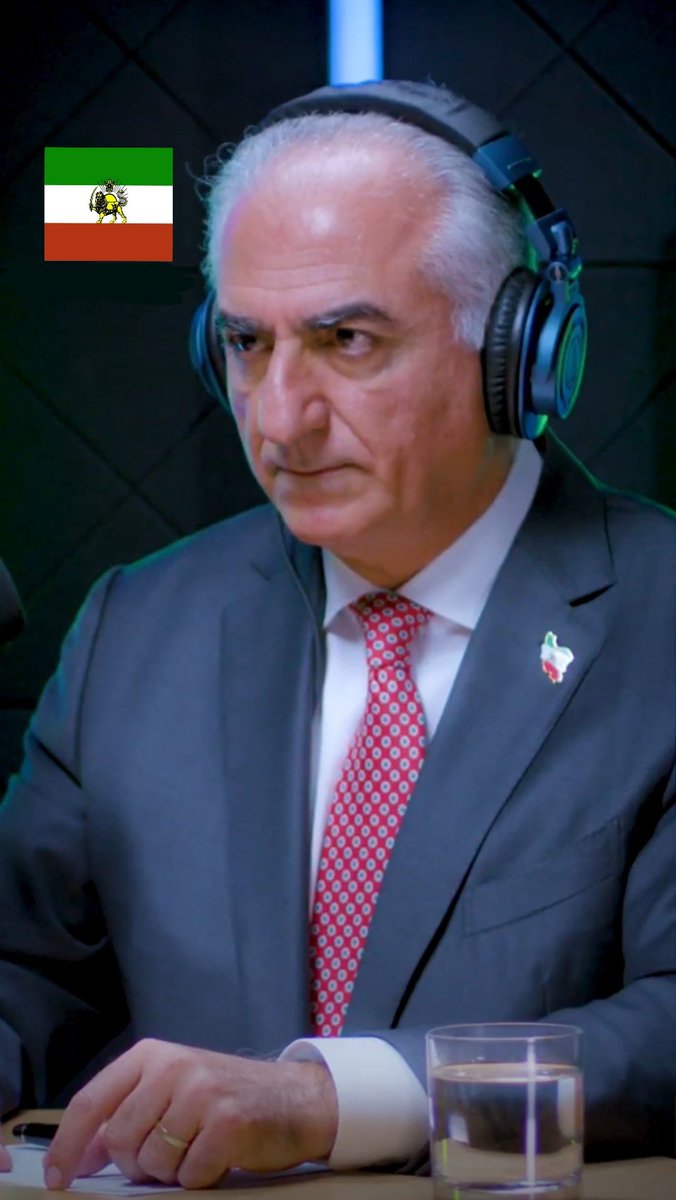 JavidShah0000's tweet photo. موافقین #KingRezaPahlavi رو ترند جهانی کنیم تا هرچی جک و جونور سه فاسدو بشوره ببره؟؟ https://t.co/VA4twXbrrl