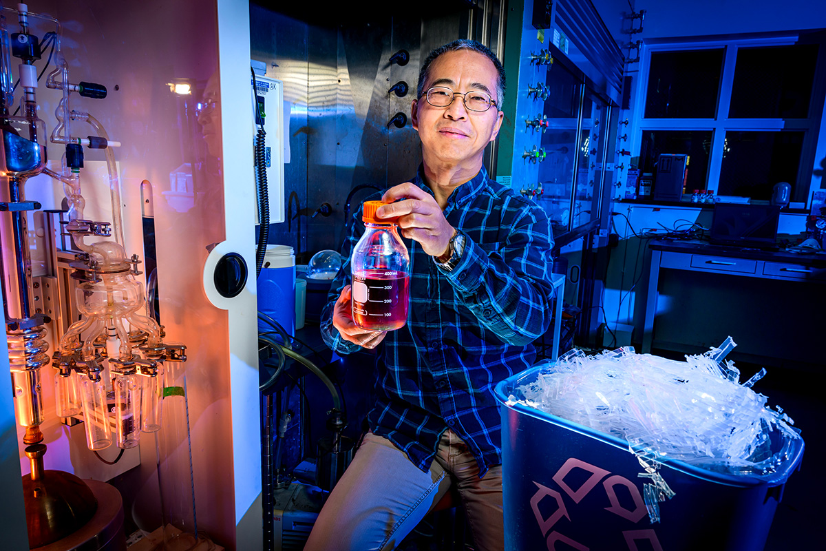 U of I News Bureau (@newsatillinois) on Twitter photo <a href="/ISTCatUIUC/">Illinois Sustainable Technology Center</a> research scientist Hong Lu and his colleagues developed a method for converting waste polystyrene into a sustainable jet fuel additive, overcoming a key obstacle to the wider use of sustainable aviation fuels. ▶️ go.illinois.edu/SustainableAvi… <a href="/ISTCatUIUC/">Illinois Sustainable Technology Center</a> research scientist Hong Lu and his colleagues developed a method for converting waste polystyrene into a sustainable jet fuel additive, overcoming a key obstacle to the wider use of sustainable aviation fuels. ▶️ go.illinois.edu/SustainableAvi…