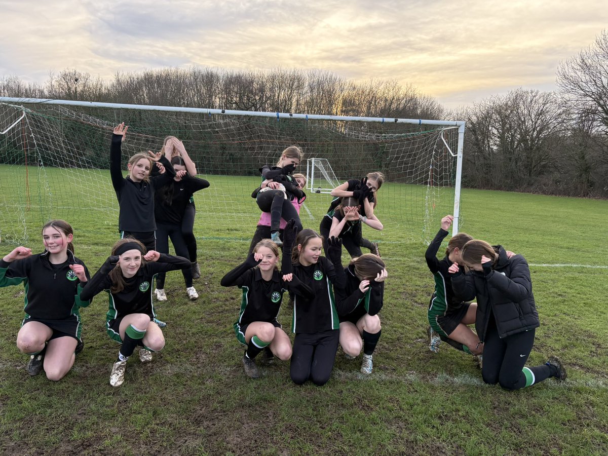 Ongar Academy PE tweet media