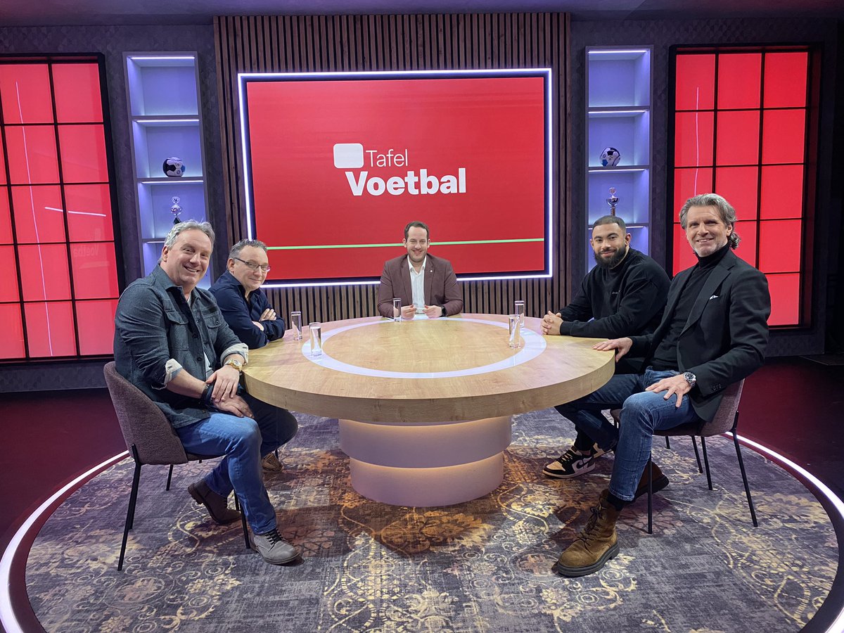 L1 (@l1) on Twitter photo De eerste #Tafelvoetbal van 2025! Te gast zijn de nieuwe doelman van <a href="/RodaJCKerkrade/">Roda JC Kerkrade</a> Issam El Maach, journalist Ivar Hoekstra, <a href="/ReginaldThal196/">Reginald Thal</a> en <a href="/MauriceGraef/">Maurice Graef</a>. Kijk nu naar #L1 of via l1.nl/l1tv De eerste #Tafelvoetbal van 2025! Te gast zijn de nieuwe doelman van <a href="/RodaJCKerkrade/">Roda JC Kerkrade</a> Issam El Maach, journalist Ivar Hoekstra, <a href="/ReginaldThal196/">Reginald Thal</a> en <a href="/MauriceGraef/">Maurice Graef</a>. Kijk nu naar #L1 of via l1.nl/l1tv