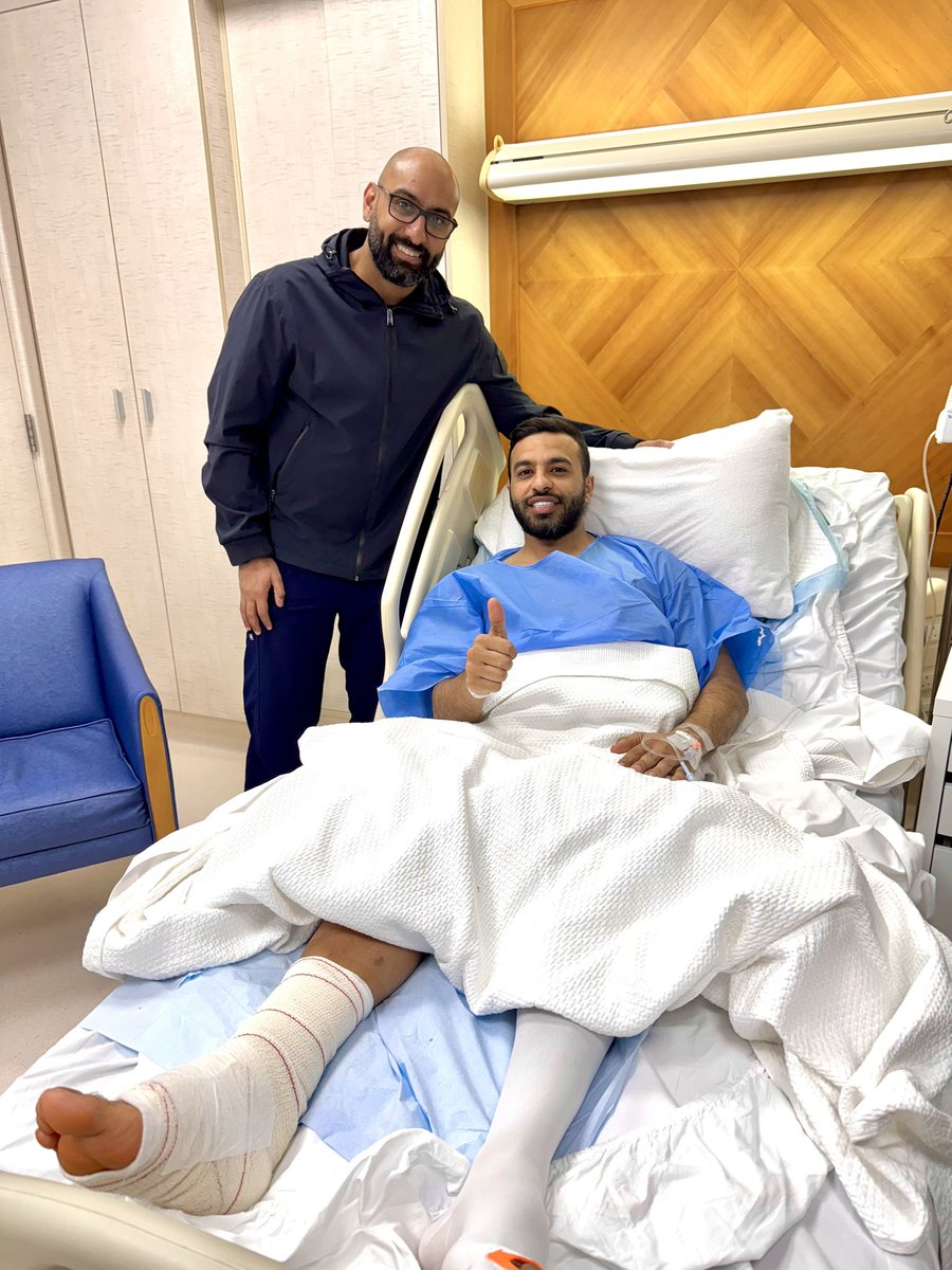 الحمدالله علي كل حال .. بفضل الله و منًه أجريت عمليه جراحية ب وتر الاكيليس وقد تكللت بالنجاح ..
اتقدم بخالص الشكر الي الشيخ تركي اليوسف بواحمد علي تكلفه كافه مصاريف العمليه و اتقدم بالشكر الي الدكتور المميز د.محمد الصفي ..
شكرا من القلب لكل من ساندني بالحضور او الاتصال ..