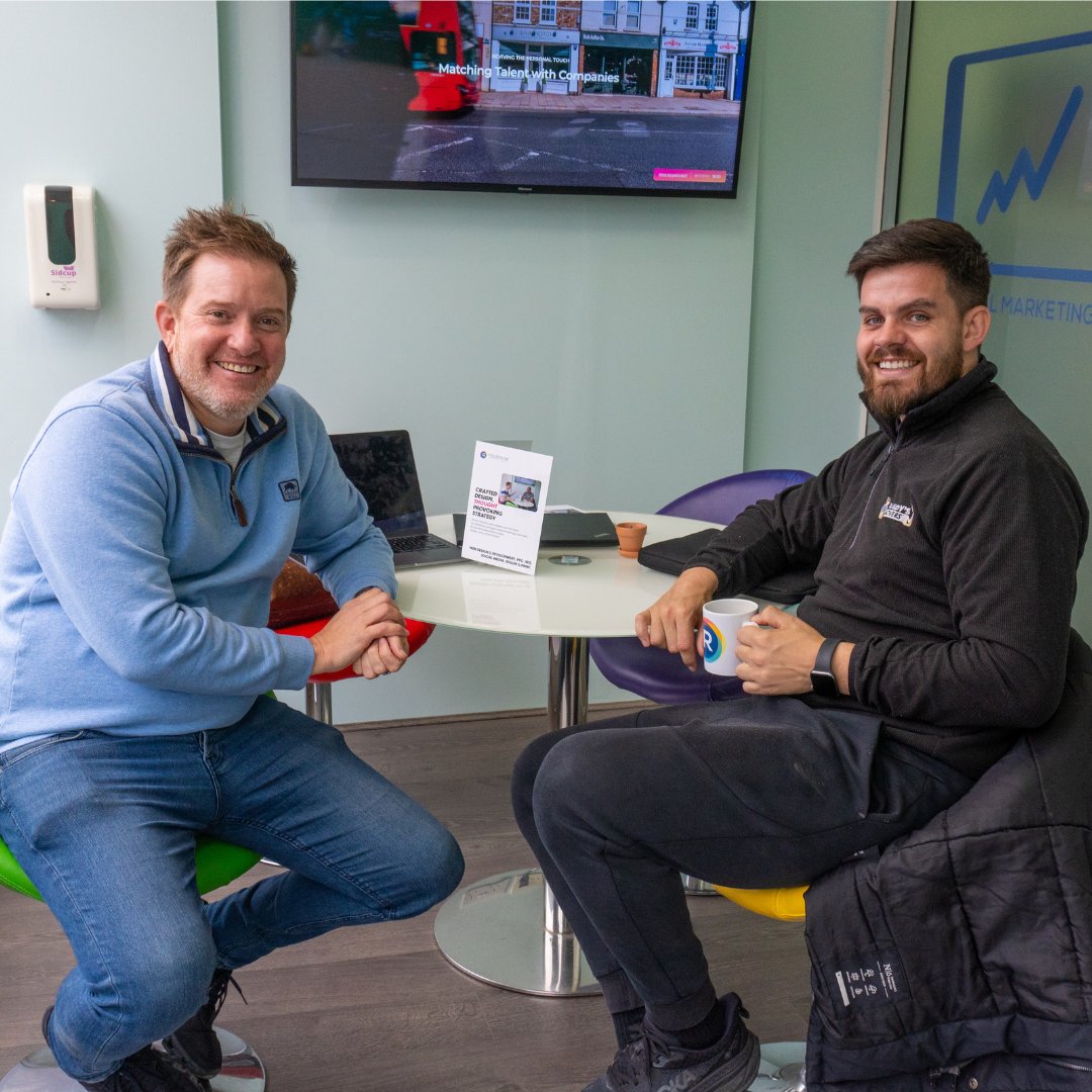 Resknow's tweet photo. It was great to see Ben from Mandy's Movers recently to go through some reports with Rich!

He is really happy with the business and leads he is getting from Google - although the second image doesn't show it🤣

#Removals #SouthEastLondon #B2B #LocalBusiness https://t.co/WlMSbbfuUk