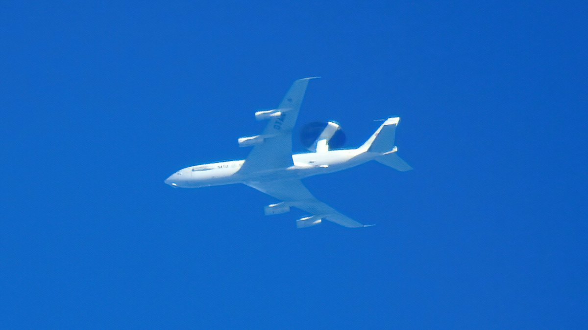 EHSBspotter's tweet photo. NATO Boeing E-3A Sentry reg. LX-N90445 #NATO01 spotted en route to the North Sea this morning. 30,000 ft.

#NLspot https://t.co/JuCdnulIXp