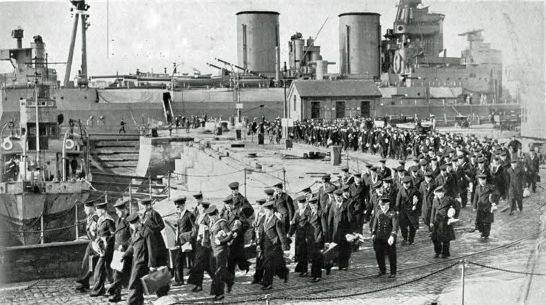 VeryBritishConv's tweet photo. Who's listened to our episode on HMS Hood yet? If not, you can listen to it on all your favourite streaming platforms for free!

Watch here:
https://t.co/luhtphb0oR

@wmdhistorian @airbornemedic23 @authordlewis https://t.co/jnZpJXyNGm