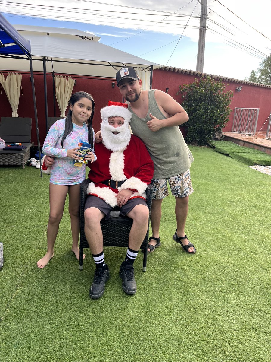 sinmiedocsd's tweet photo. Fiesta de verano Sin Miedo, despedimos nuestro 2024 e iniciamos el 2025 con una tarde familiar de nuestros socios con sus parejas e hijos. Esperamos hayan disfrutado el día y vamos por un buen 2025 

#sentimientosinmiedo https://t.co/ZptJLWMd3J