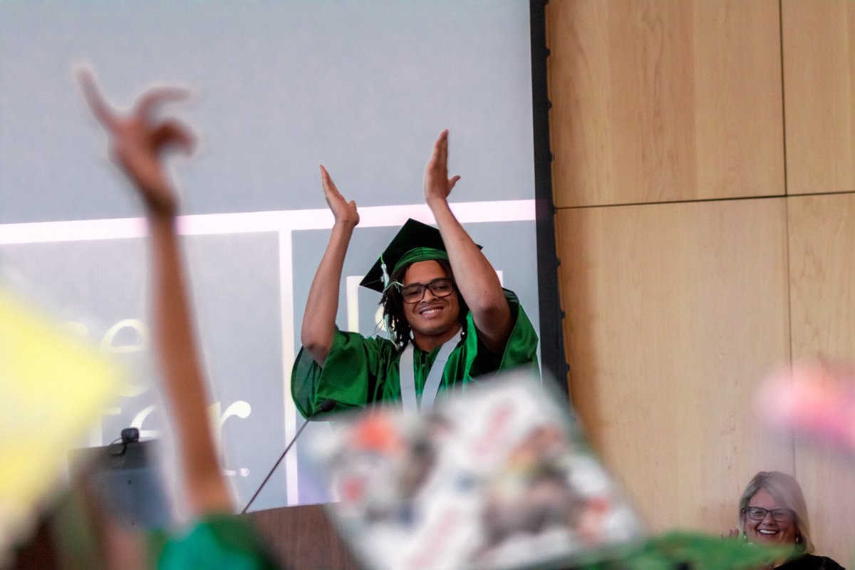 GoodwillIndy's tweet image. Goodwill of Central &amp;amp; Southern Indiana proudly celebrates over 9,000 high school diplomas earned since 2009 through The Excel Center®, Goodwill’s tuition-free high school for adults, &amp;amp; Indianapolis Metropolitan High School, for traditional-age students 🎓#TheExcelCenter #IndyMet