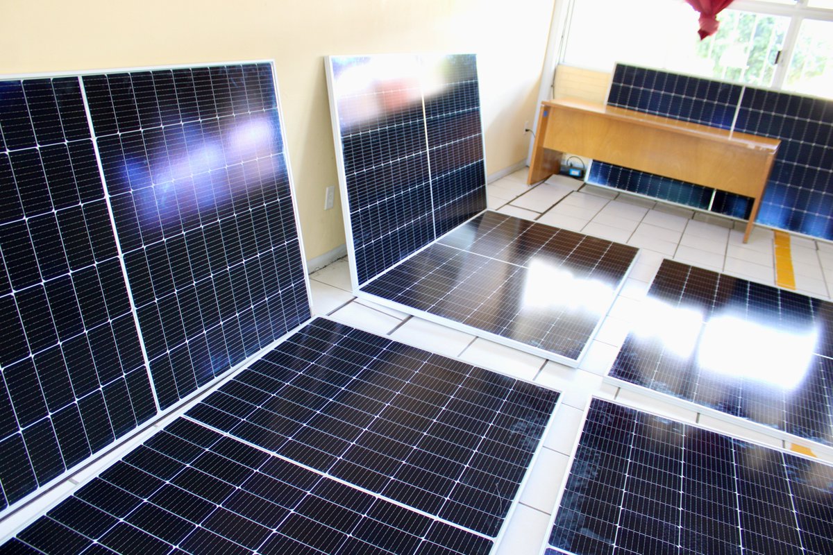 ICATEP_Oficial's tweet photo. Se celebró la firma en comodato para el préstamo de paneles solares con la empresa TERRAVERSE para impartir los cursos de Instalación y Mantenimiento de Paneles Solares. ☀️✍🏻📄

Este acuerdo, vigente por un año, representa un compromiso con la sostenibilidad, el ahorro energético y el cuidado del medio ambiente del @Gob_Puebla  encabezado por el gobernador @armentapuebla_. 

🙌🏻 Gracias a este compromiso, continuaremos capacitando a personas que contribuyan a esta gran transformación en nuestro Estado. 
#ICATEPCONAMOR #PensarEnGrande #PorAmorAPuebla