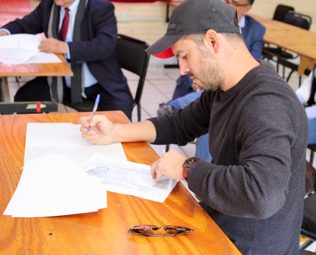 ICATEP_Oficial's tweet photo. Se celebró la firma en comodato para el préstamo de paneles solares con la empresa TERRAVERSE para impartir los cursos de Instalación y Mantenimiento de Paneles Solares. ☀️✍🏻📄

Este acuerdo, vigente por un año, representa un compromiso con la sostenibilidad, el ahorro energético y el cuidado del medio ambiente del @Gob_Puebla  encabezado por el gobernador @armentapuebla_. 

🙌🏻 Gracias a este compromiso, continuaremos capacitando a personas que contribuyan a esta gran transformación en nuestro Estado. 
#ICATEPCONAMOR #PensarEnGrande #PorAmorAPuebla
