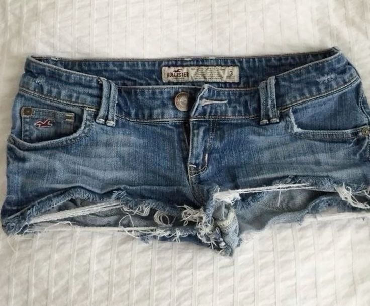 lunaslovesss's tweet photo. goal before this summer is to find some tiny low rise denim shorts that will fit me like a glove https://t.co/zw2eCjSBYs