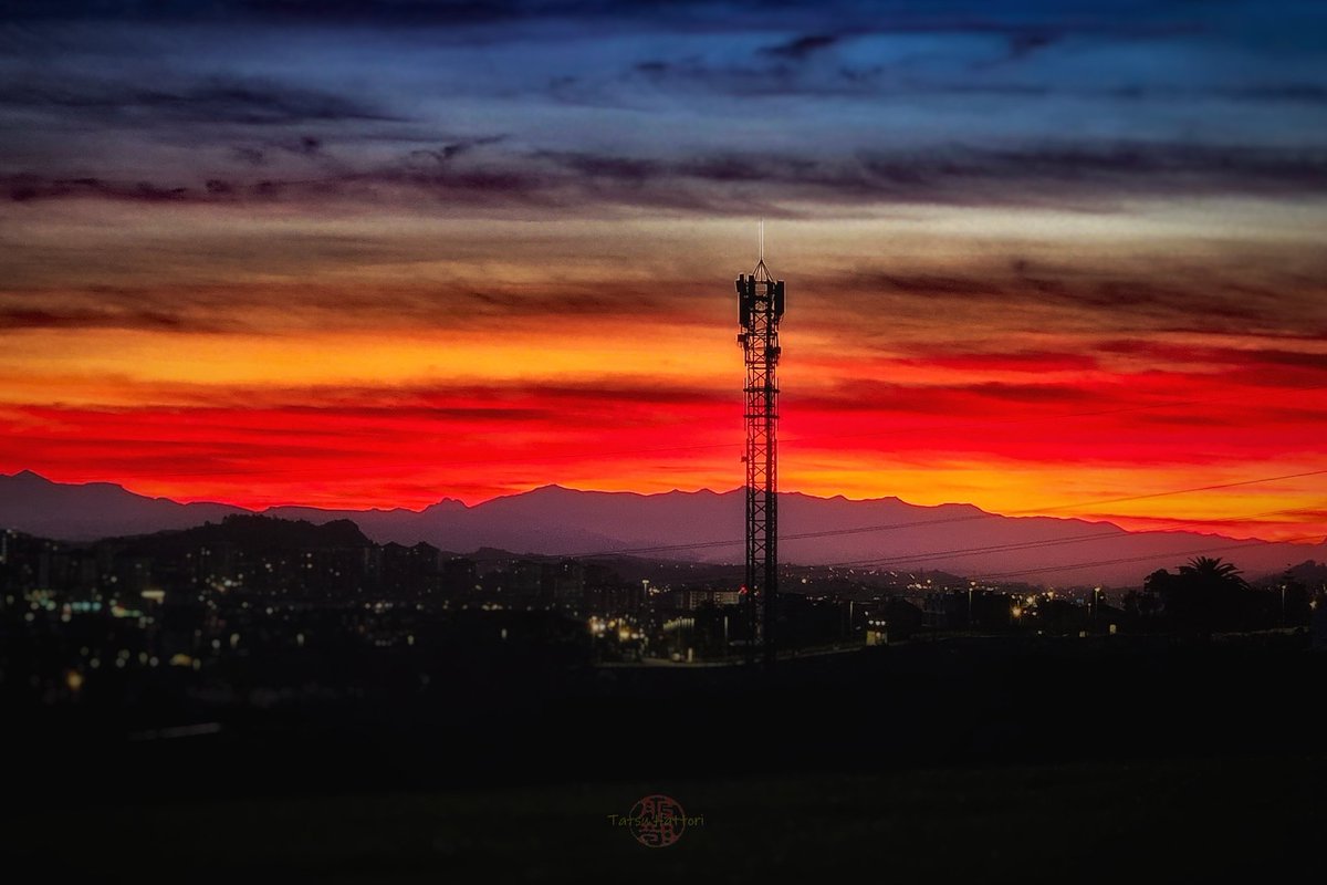 Los Colorinchis de Invierno tienen su puntín eh 😍♥️🎨 en Cueto, Cantabria - <a href="/spain/">Spain</a>

#DeAquíYAhora para desearos #BuenasNoches