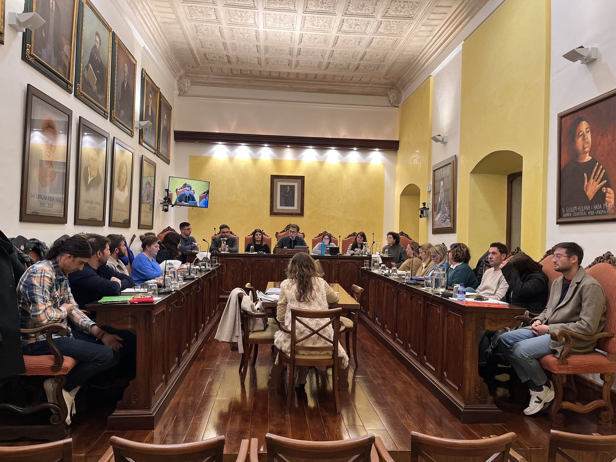 Ajuntament de Manacor (@ajmanacor) on Twitter photo 🗣 Comença el Ple municipal de gener, amb una declaració institucional i un minut de silenci en record del batle Jaume Llull Bibiloni.
📲 El podeu seguir en directe pel canal de YouTube de l’Ajuntament de Manacor: youtube.com/live/gDTByYJwP…
.
.
.
#PleManacor 🗣 Comença el Ple municipal de gener, amb una declaració institucional i un minut de silenci en record del batle Jaume Llull Bibiloni.
📲 El podeu seguir en directe pel canal de YouTube de l’Ajuntament de Manacor: youtube.com/live/gDTByYJwP…
.
.
.
#PleManacor