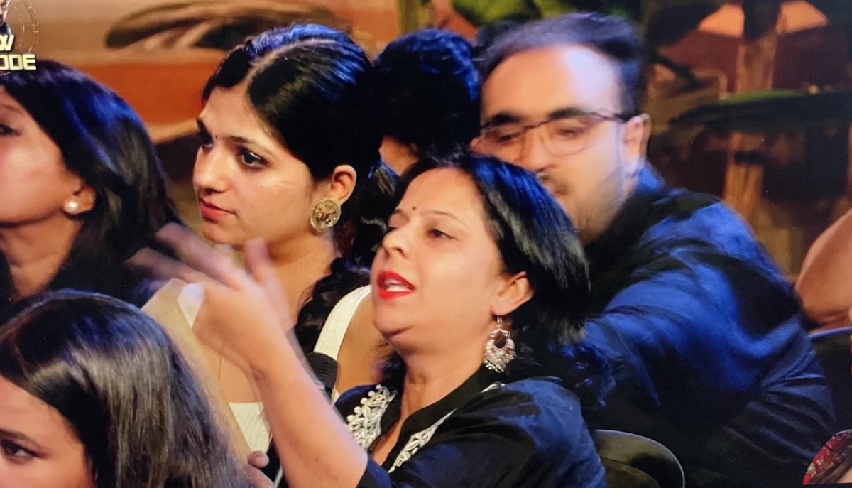 beingrachit_'s tweet photo. omggggg

media: nouran came n said KARAN IS NOT UR ENEMY! ppl backstabbing u r Avinash eisha! STILL u sucked up to Avi Eisha n remained SHIT wt KV 🔥🔥👏🏻

LIAR Vivian said: no no nouran said Karan is ur enemy

LOSER THROWS HIS OWN WIFE UNDER THE BUS YUCKKK

#KaranveerMehra https://t.co/dg47iGUT7u
