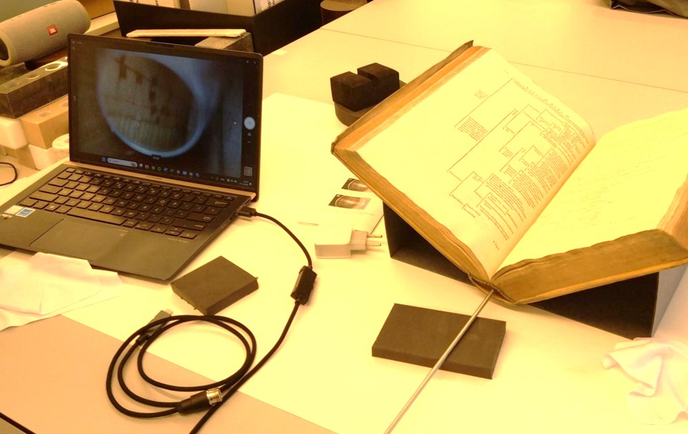 Excited to share the results of my pilot project that uses an endoscopic camera to trace and record medieval fragments that were reused in early modern book bindings! 🧵 #medievaltwitter #medievalfragments