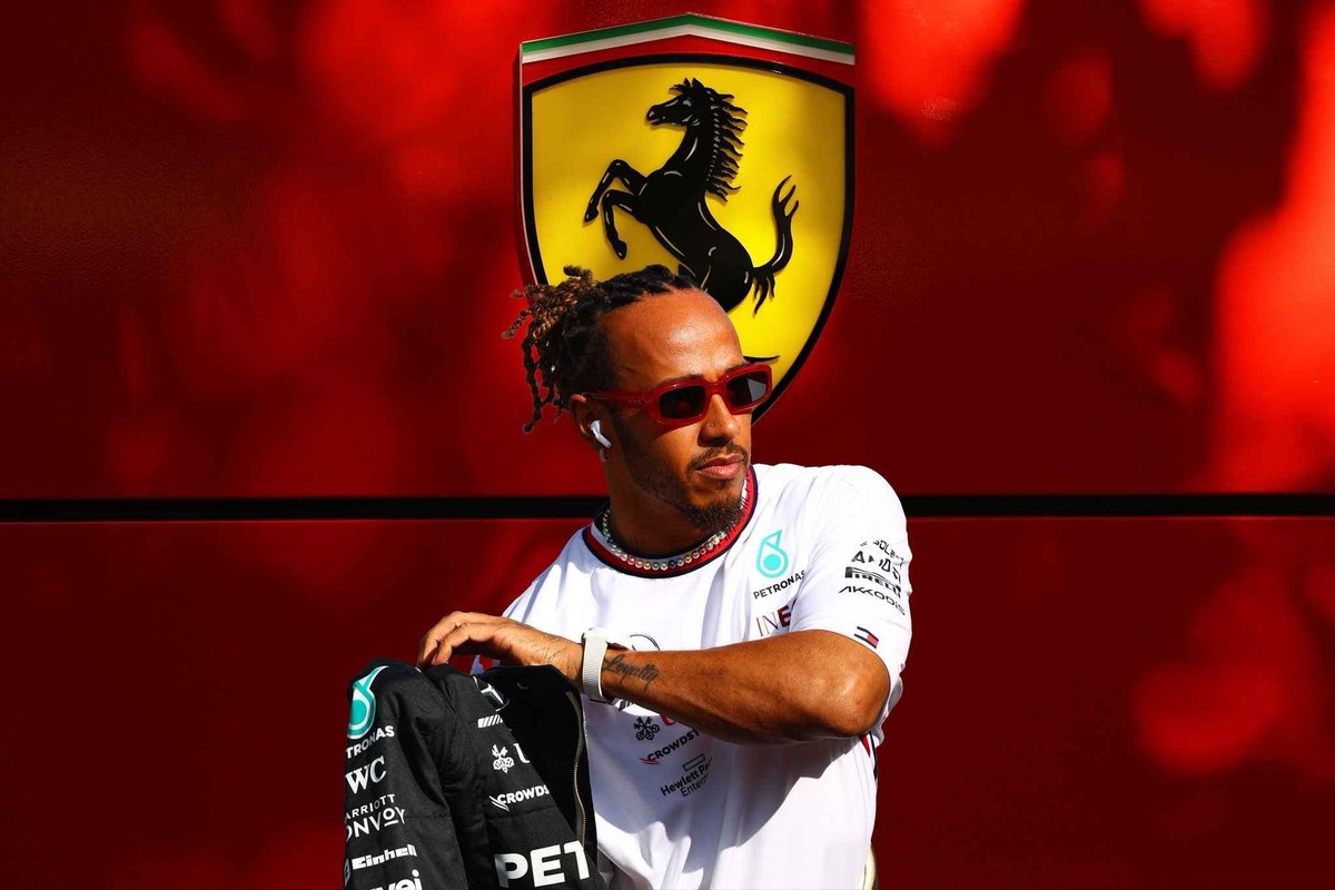 notracingpoint's tweet image. 🚨BREAKING: Italian police are already preparing for the chaotic scenes at Fiorano around Lewis Hamilton's Ferrari debut on 21 January.

Next Tuesday, the biggest moment in F1 history will take place.