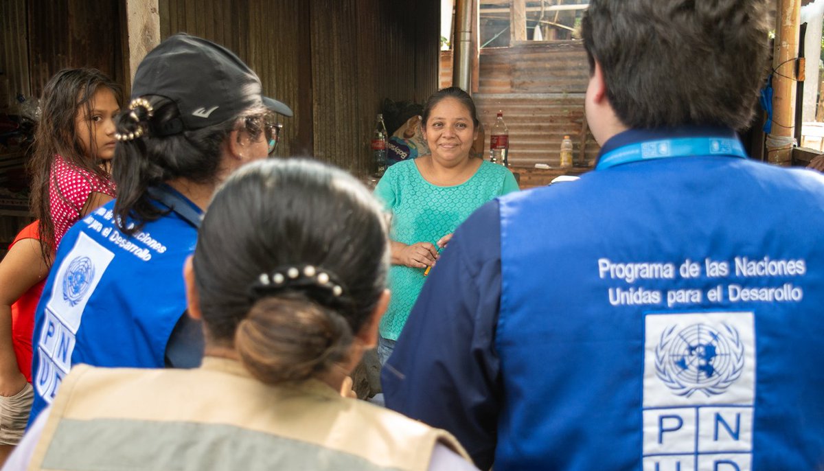 PNUDHonduras's tweet photo. En noviembre del 2024, más de 4,500 viviendas fueron dañadas por la Tormenta Tropical Sara.

Desde @pnud, estamos trabajando con herramientas #digitales para adquirir información que permita toma de decisiones basada en evidencia y fortalezca la #resiliencia de las comunidades. https://t.co/owmUYKeGjj