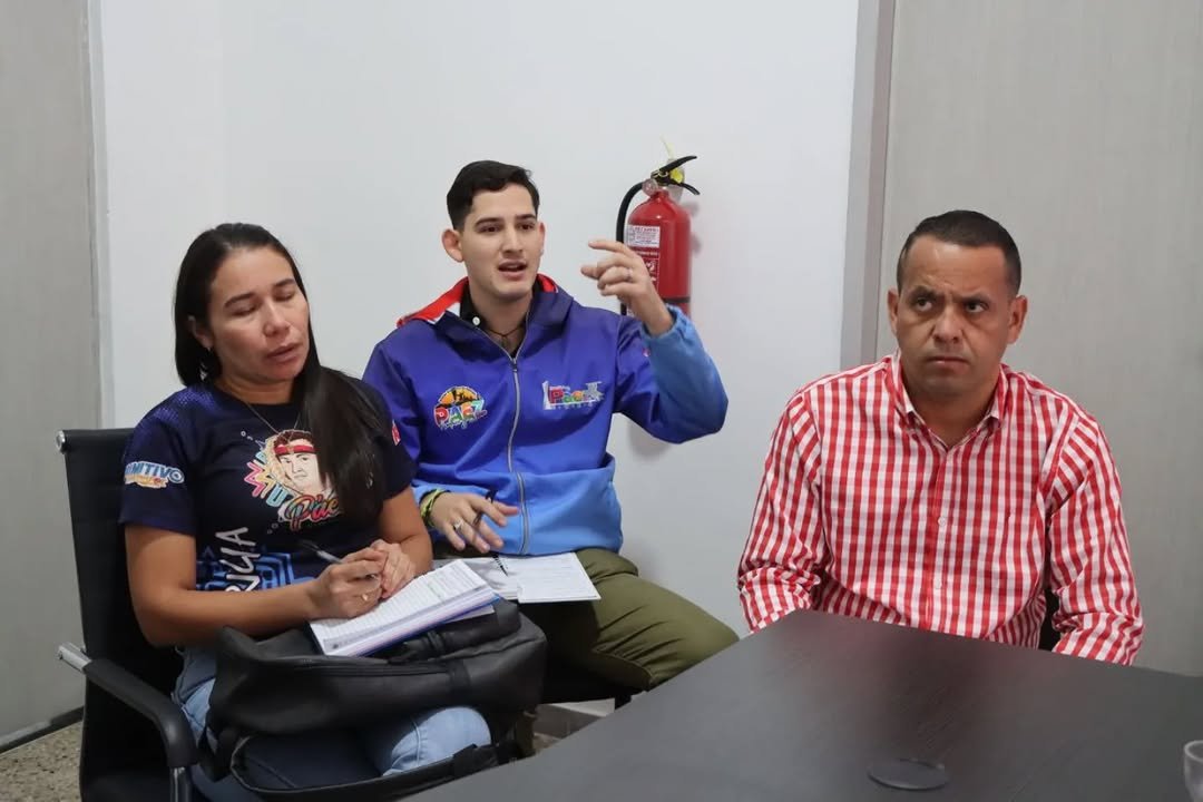 Estamos trabajando en los planes de reordenamiento y planificación de los espacios en nuestra ciudad, para hacerla cada día más vivible y más bella.

Nada nos detiene, Nicolás Maduro, Primitivo Cedeño y Rafael Torrealba ¡Vamos pa' arriba!

#PáezProduceYCrece