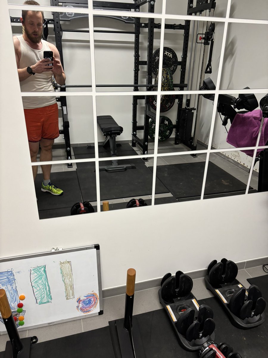 _schomi_'s tweet photo. Monday = Gymday ๐ช๐ฆ
Canโt wait for the next @ShreddedApes #shredcamp ๐ฅบ
#POG #SAGC https://t.co/1GtYrlCCSJ