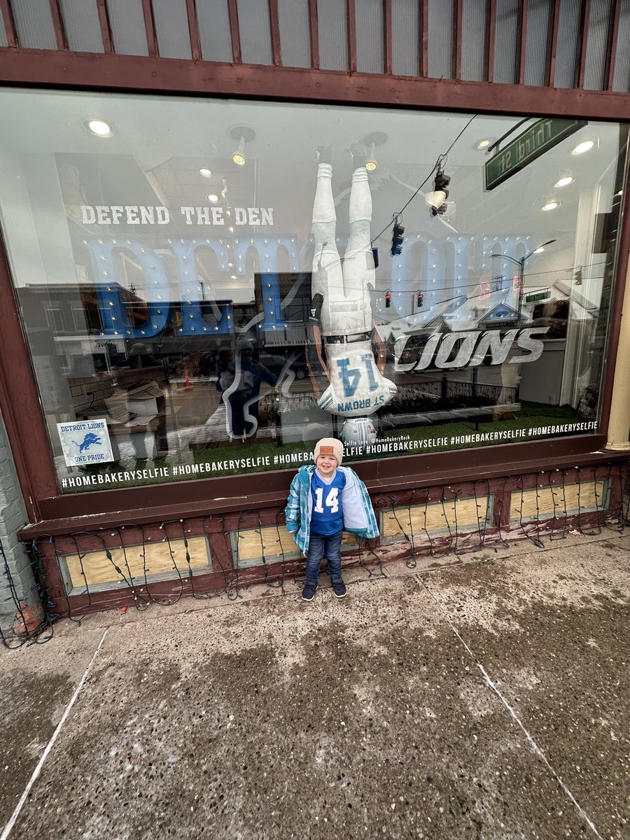 kyledavis2323's tweet photo. We drove 1.5 hours this morning to see the Amon-Ra St. Brown cake in Rochester!

@Lions @amonra_stbrown is there anything you can do to hook up your youngest and biggest fan?! https://t.co/QgL8Piln4z