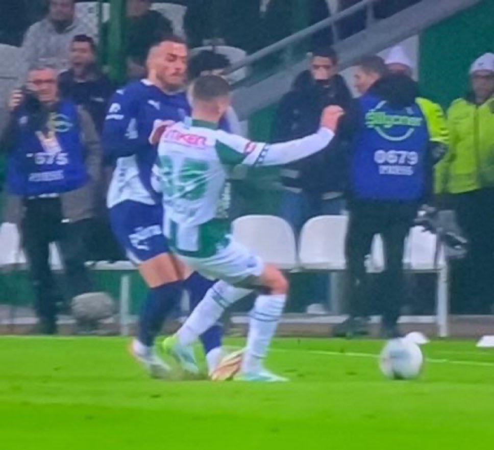 acun’un maşası athena gökhan açıklama yapmazsan adam değilsin hadi bakalım..