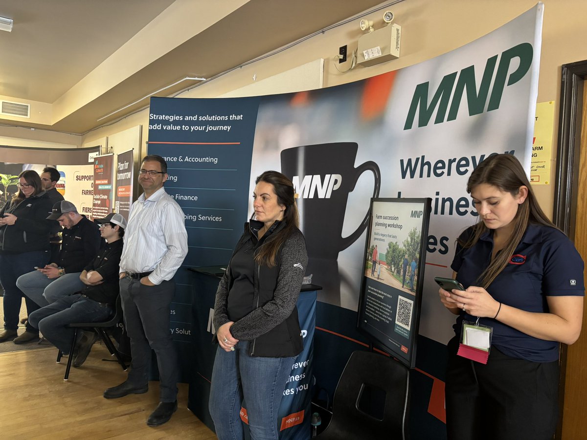 Full house today <a href="/GBFarmersWeek/">GB Farmers Week</a> for Crop Day @MNP_Ag Proud to support Agriculture in Grey Bruce and Surrounding areas